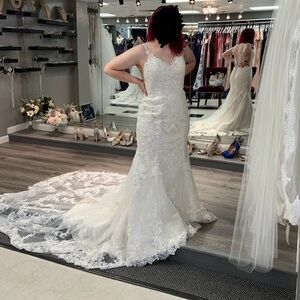 Christina Wu Ivory Wedding Dress, Size 10